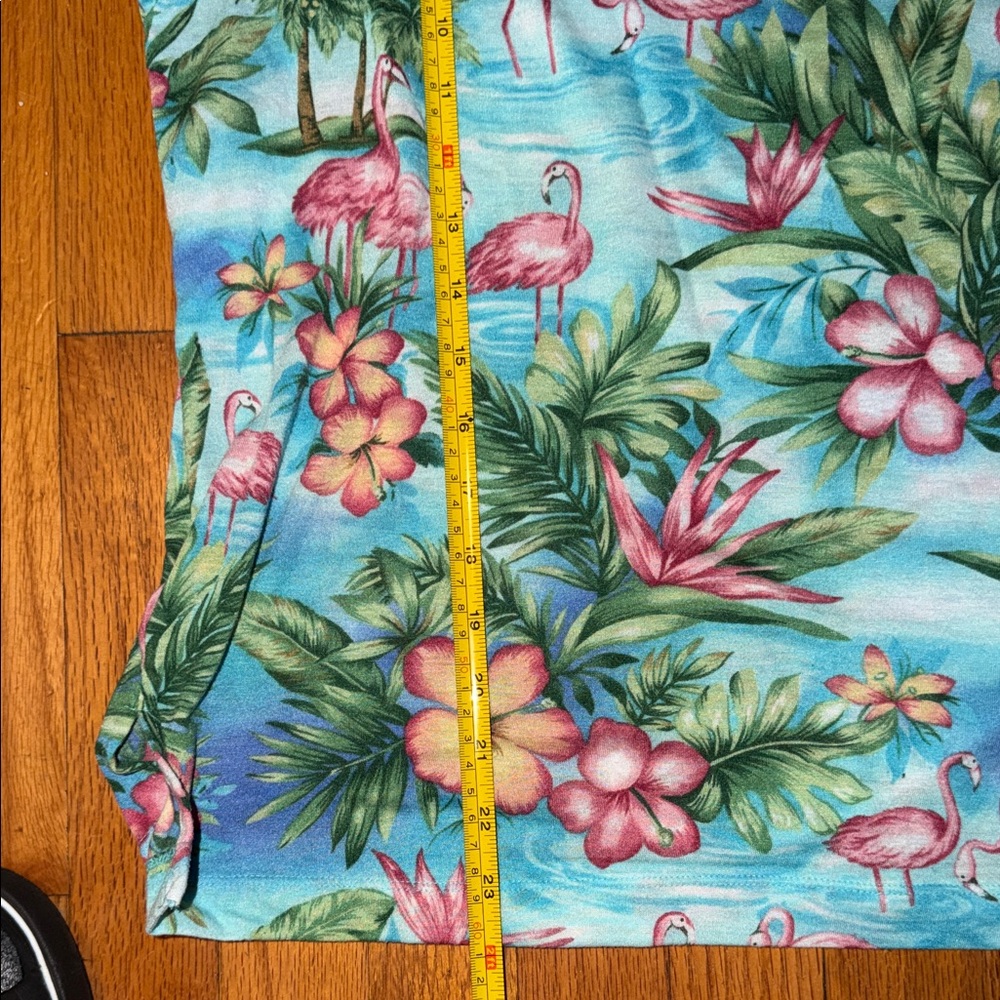Beautiful and Vibrant Bonworth Flamingo and Floral Blouse Medium Petite - Picture 3 of 6
